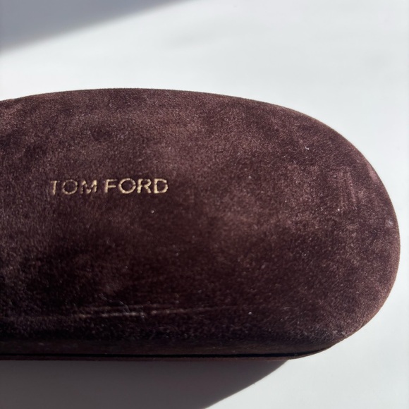 Tom Ford Velvet Sunglasses Case in Dark Brown with Gold Logo - Picture 3 of 10